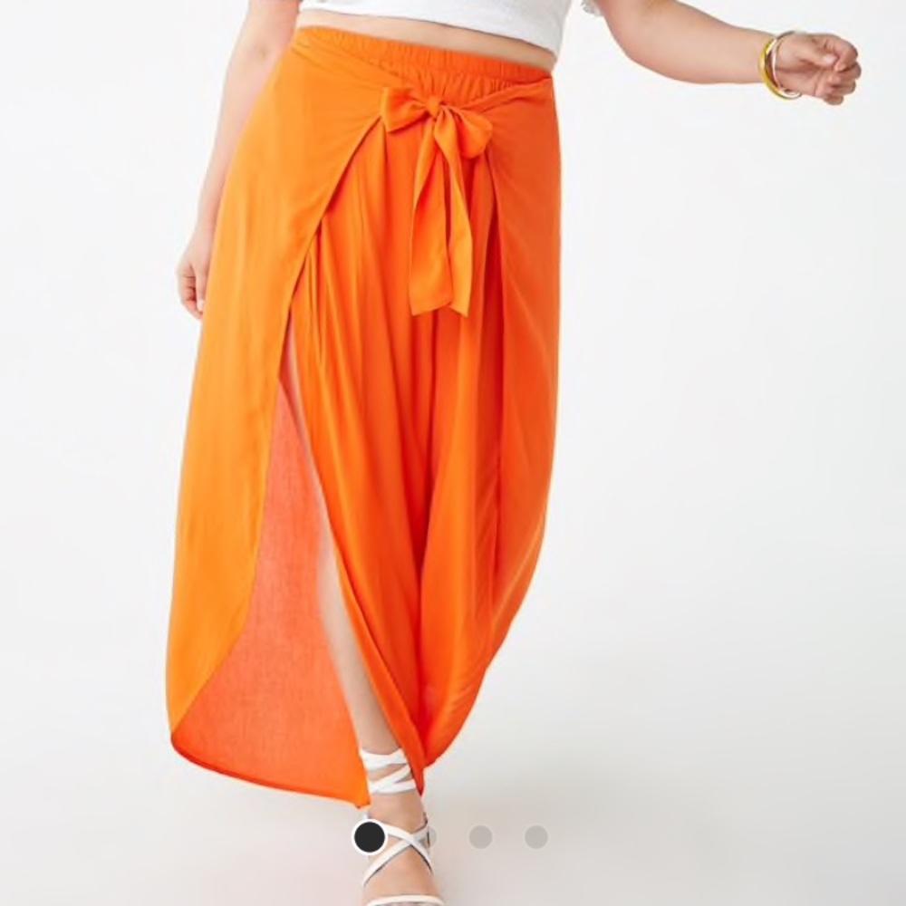 Black crinkled split leg pants